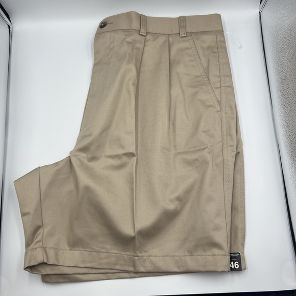 NWT Roundtree & Yorke Classic Fit‎ Big Man Khaki Shorts Size 46 With 8" Inseam - Picture 1 of 10